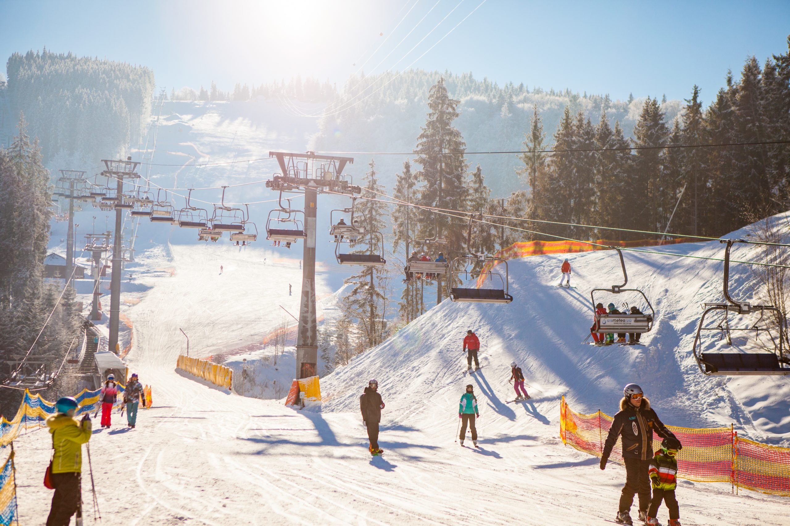 Sezon narciarski 2021: Gdzie można szusować, a gdzie już wkrótce będzie to możliwe?
