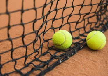 Wybór piłki do tenisa ziemnego – na które parametry zwrócić uwagę?