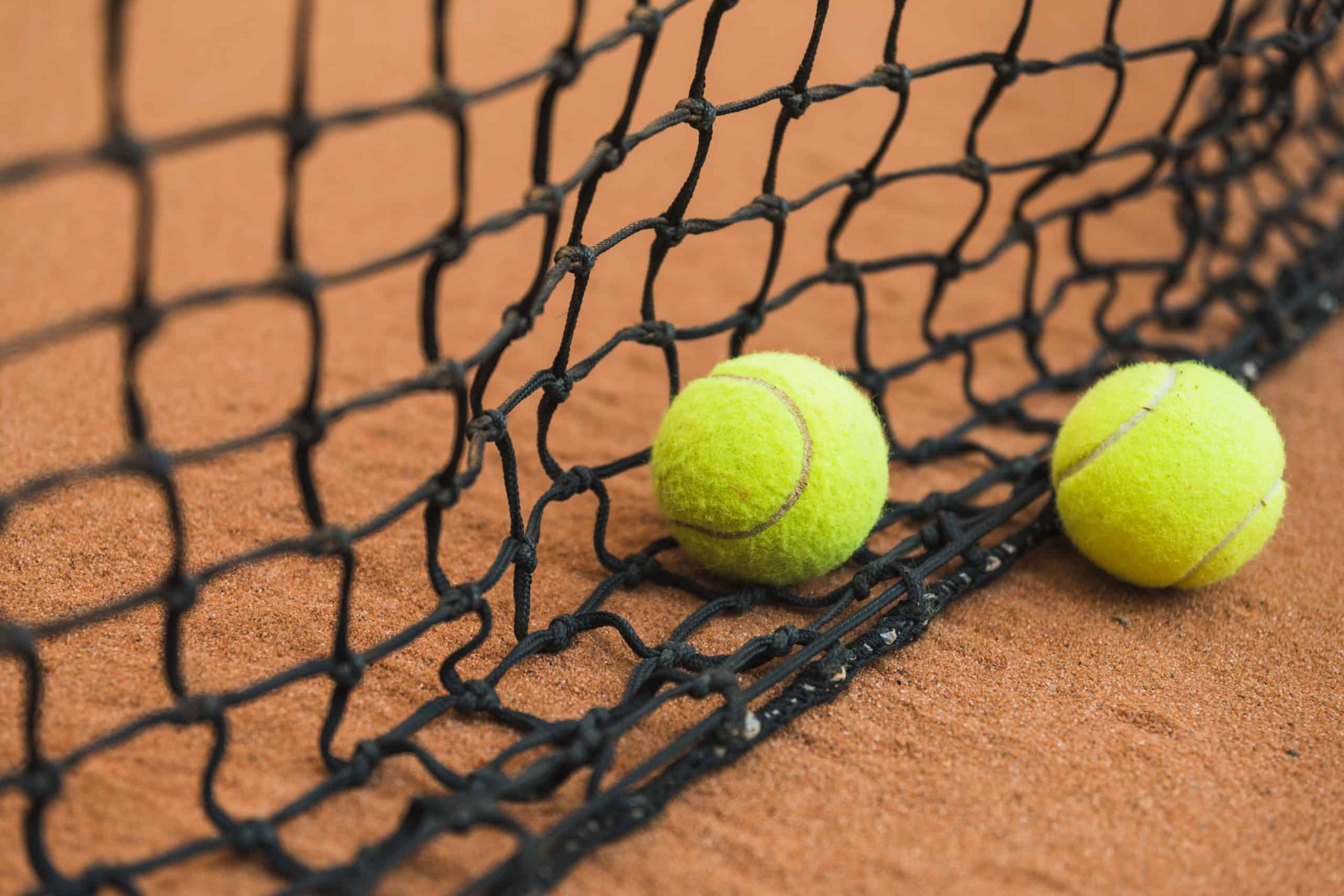 Wybór piłki do tenisa ziemnego – na które parametry zwrócić uwagę?