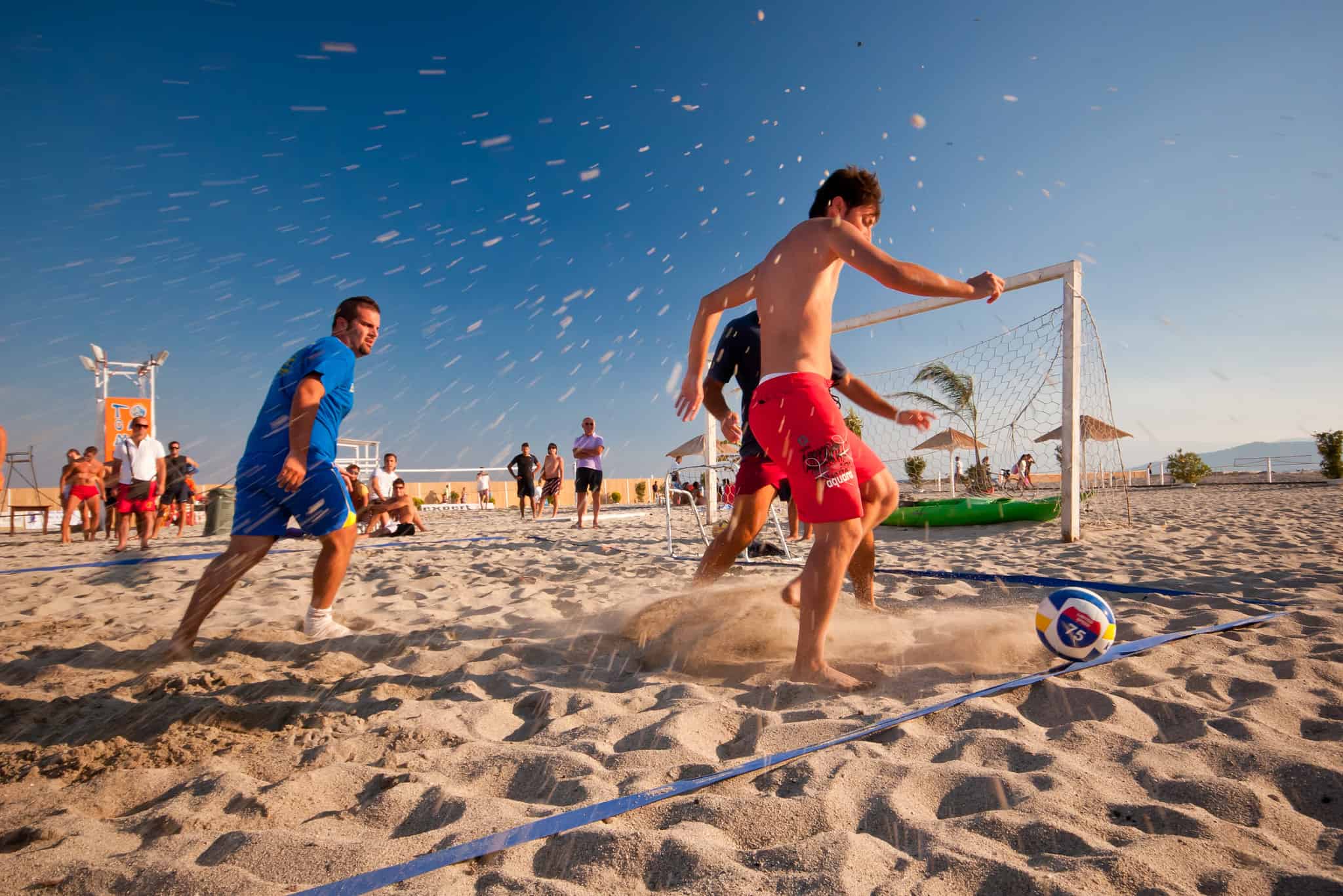 Beach soccer – wszystko, co musisz wiedzieć o plażowej odmianie piłki nożnej