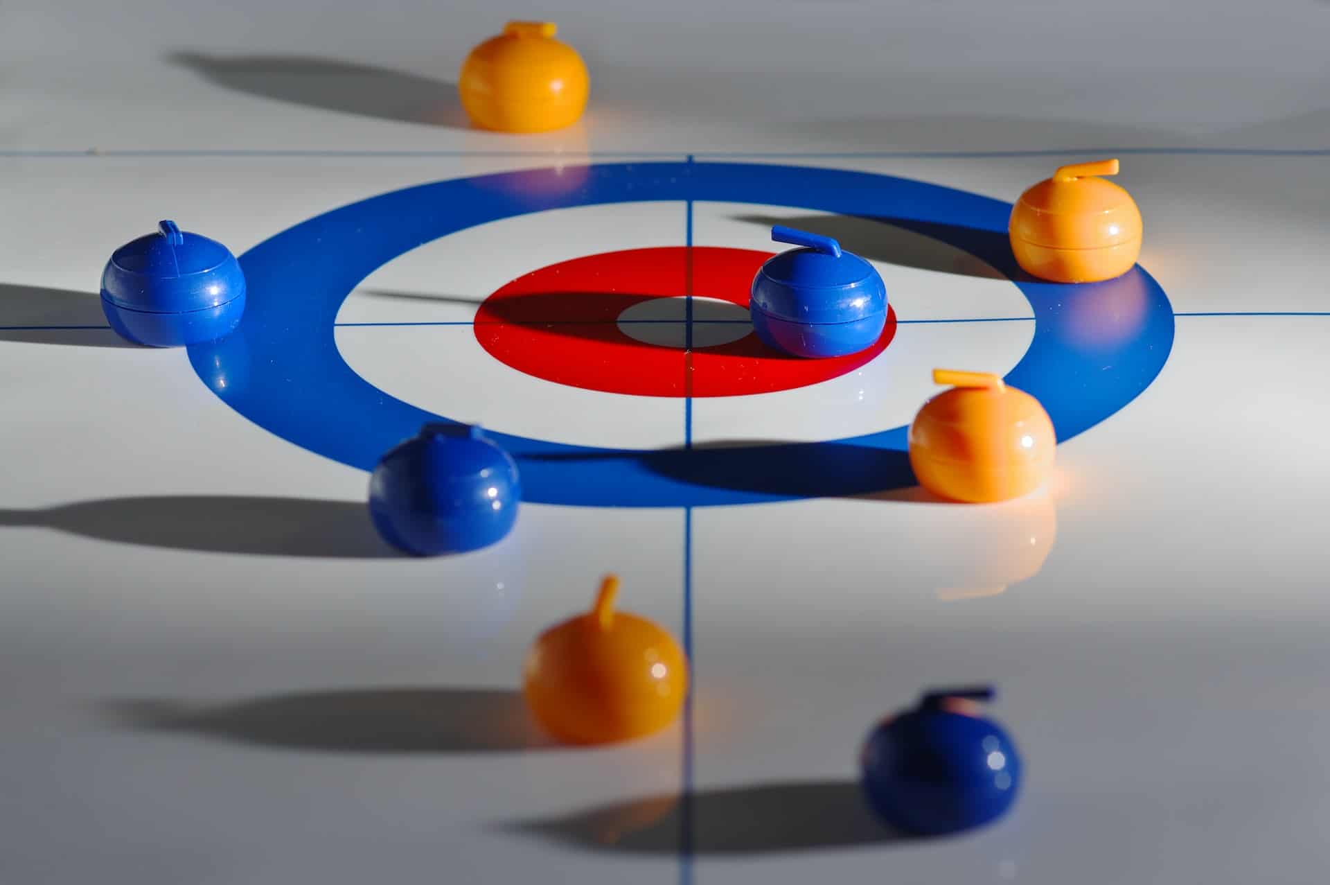 Curling dla początkujących – wszystko, co powinieneś wiedzieć przed wejściem na tor