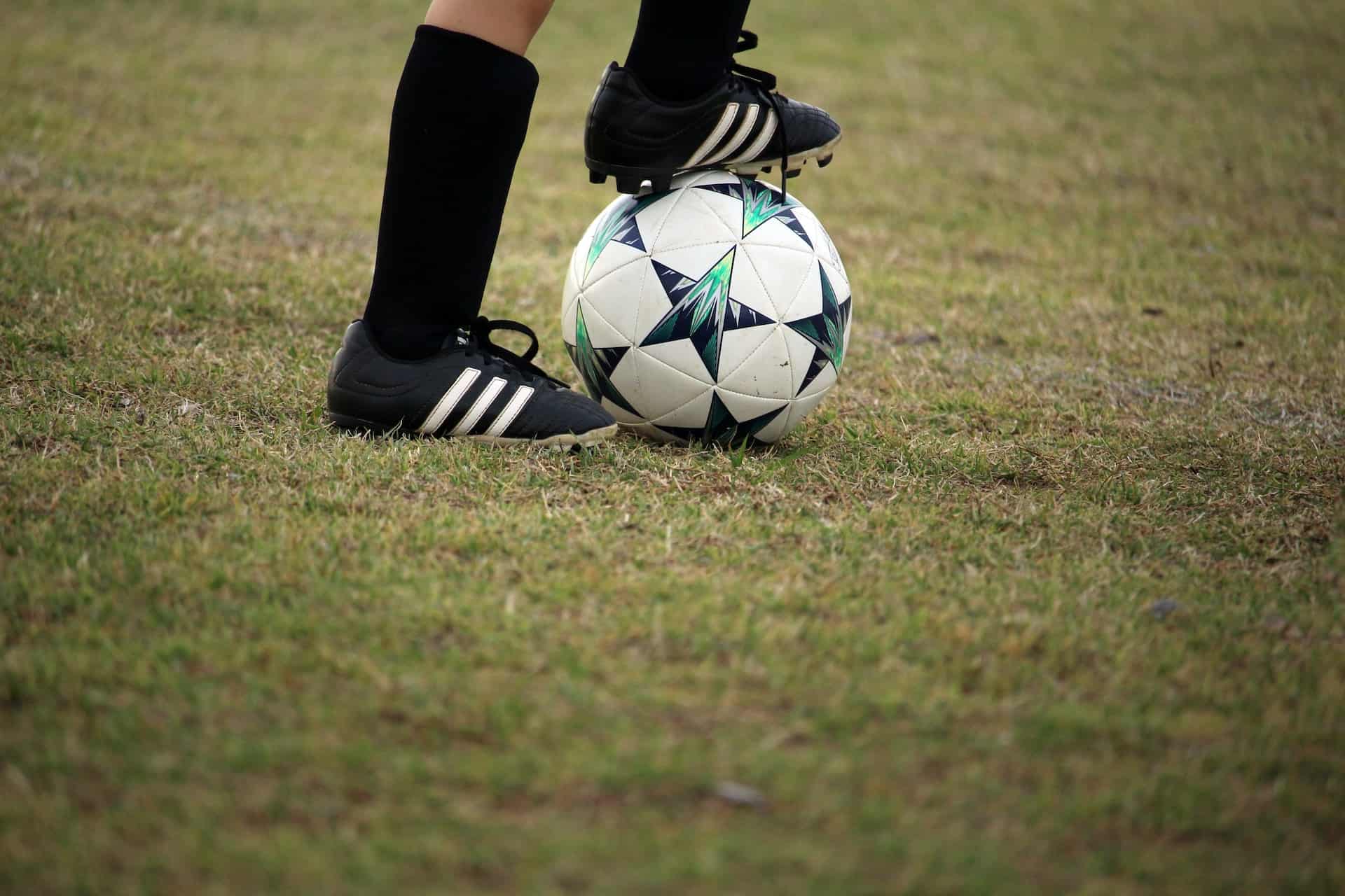 Sportowe zajęcia dodatkowe dla dzieci – w jaki sprzęt warto zainwestować?